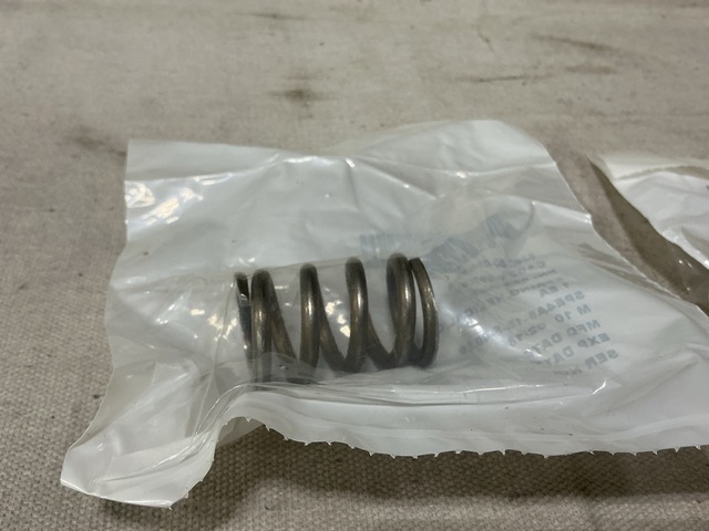 (198) Meggitt Aircraft Braking Systems 9534405 Helical Compression Springs