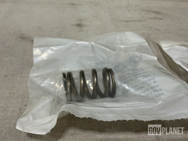 (198) Meggitt Aircraft Braking Systems 9534405 Helical Compression Springs