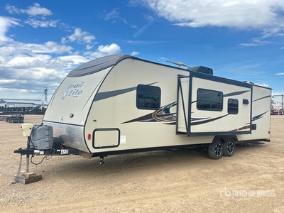 2013 R-Vision Trail-Sport 28 ft T/A Travel Trailer