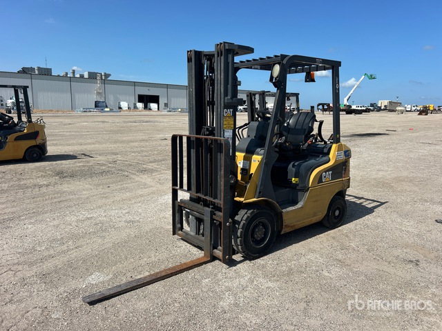 2018 Cat GP18N 3000 lb Pneumatic Tire Forklift