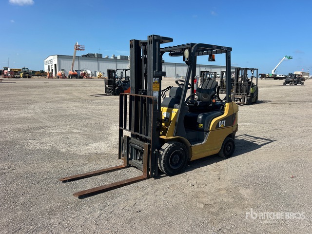 2018 Cat GP18N 3000 lb Pneumatic Tire Forklift