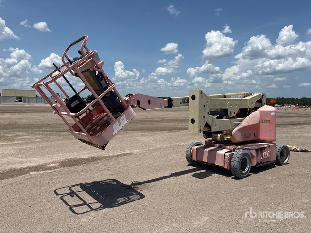 2005 JLG E400AJE 40 ft Electric Articulating Boom Lift