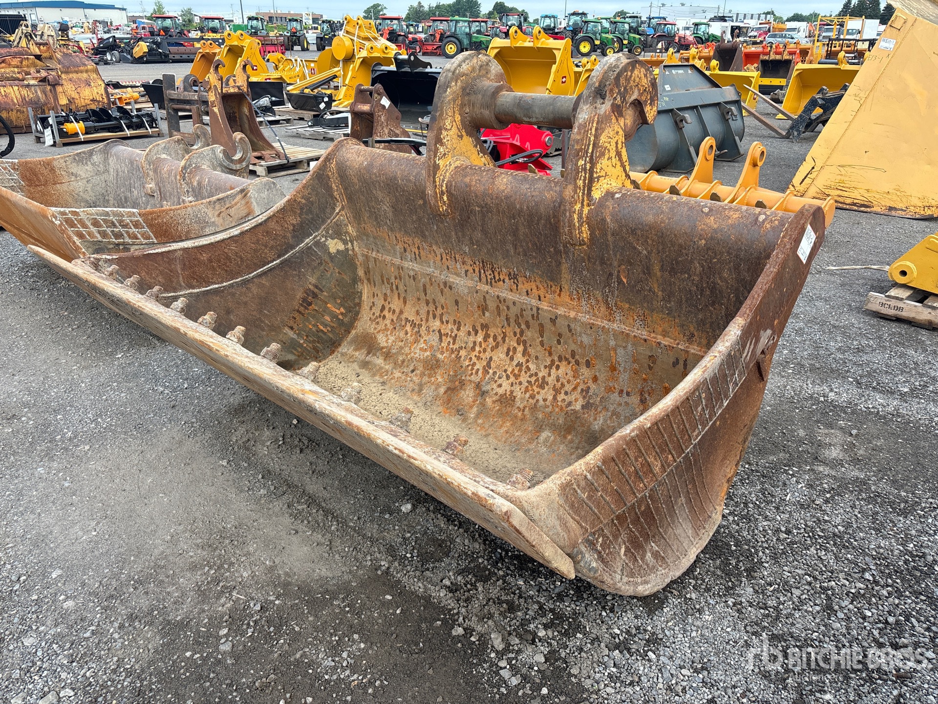 76 in Cleanup Excavator Bucket
