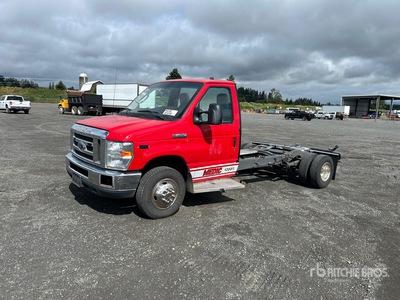 2018 Ford E-450 4x2 Cab and Chassis