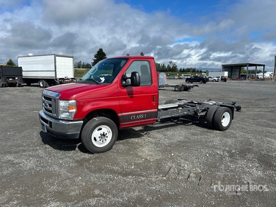 2017 Ford E-450 4x2 Cab and Chassis