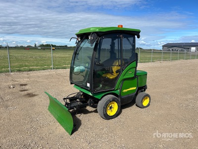 2012 John Deere 1445 Series II 4x4 Ride-On جزازة العشب