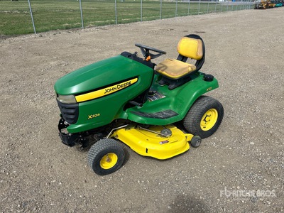 2007 John Deere X324 4x2 Ride-On جزازة العشب