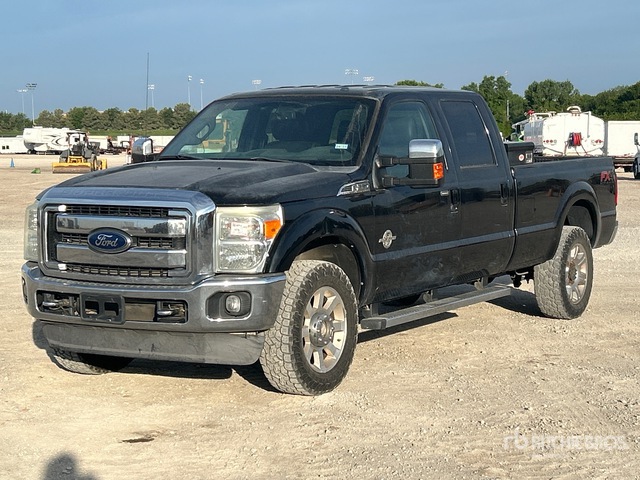 2013 Ford F-350 Lariat 4x4 Crew Cab Pickup