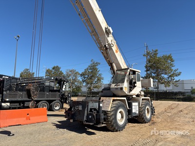 P & H 30 22 ton 4x4 Grue pour terrain accidenté