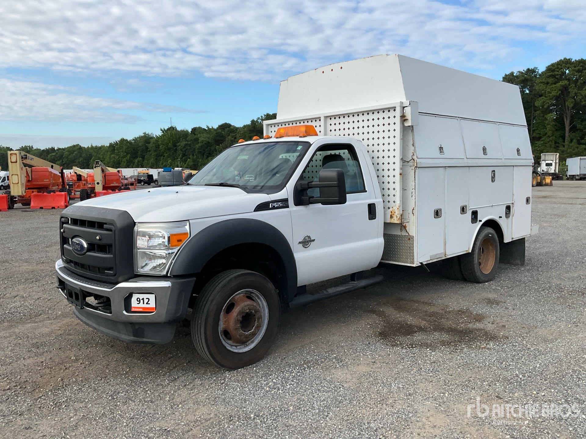 2015 Ford F-550 4x2 Utility Truck