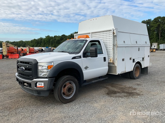2015 Ford F-550 4x2 Utility Truck