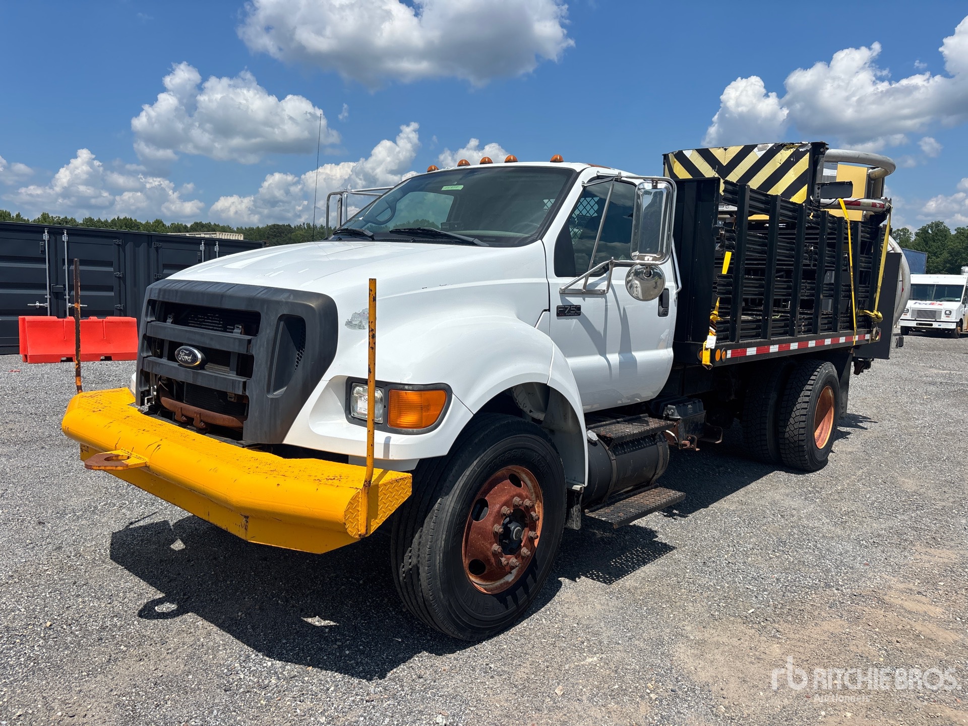 2009 Ford F-750 4x2 Attenuator Truck