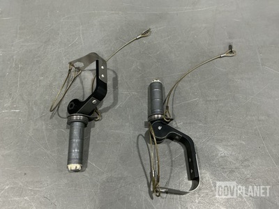 (2) Avibank 70200-42831-109 Expanding Grip Pins