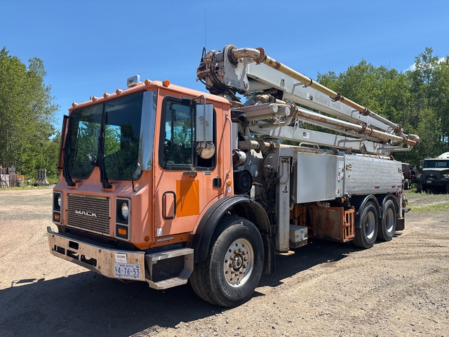 1995 Schwing BPL 900 125 ft on 2007 Mack MR688S 6x4 Concrete Pump Truck