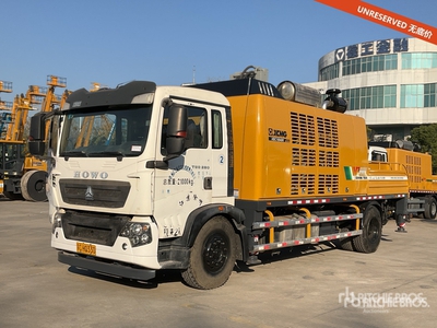 2018 XCMG HBC10040K on 2018 Sinotruck Howo T5G280 4x2 Autocarro pompa calcestruzzo