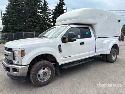 2019 Ford F-350 XLT 4x4 Utility Truck