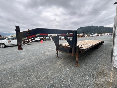 Roughneck 30 ft Tri/A Gooseneck Equipment Trailer