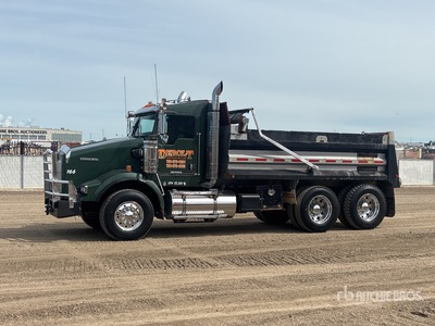 2011 Kenworth T800 6x4 Camion à benne basculante D/E