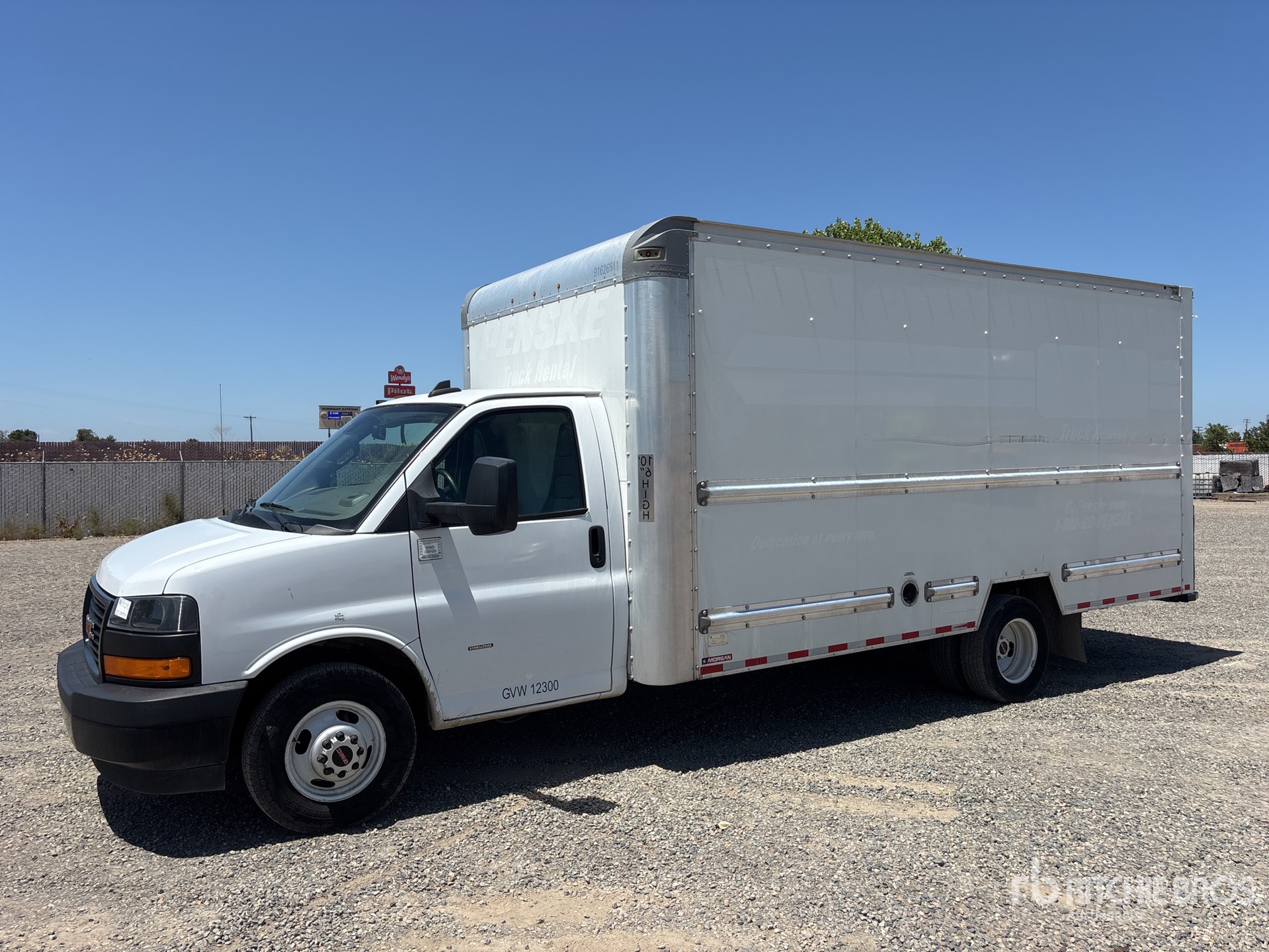 2022 GMC Savana 3500 4x2 Van Truck