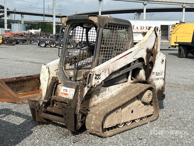 2015 Bobcat T590 を見 Compact Track Loader