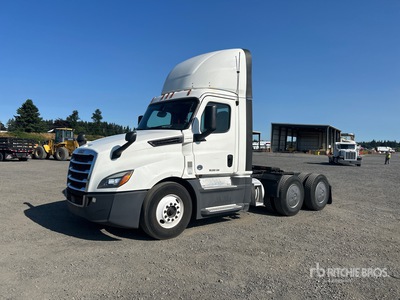 2020 Freightliner Cascadia 126 6x4 T/A Day Cab Truck Tractor