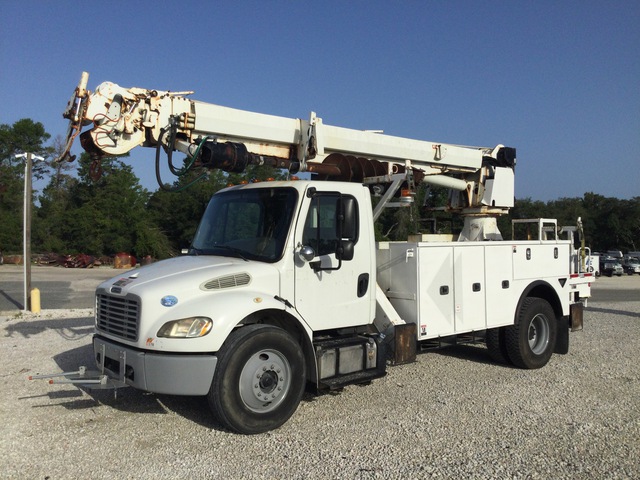 2014 Altec DM47B TR on 2015 Freightliner M2 106 4x2 Digger Derrick Truck