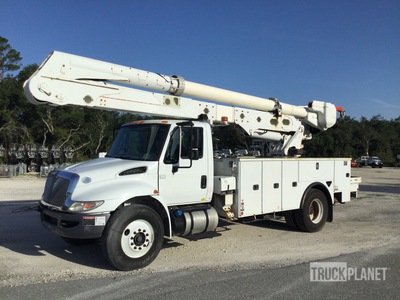 2016 Altec AA55 56 ft on 2017 International 4300 4x2 Camion Nacelle