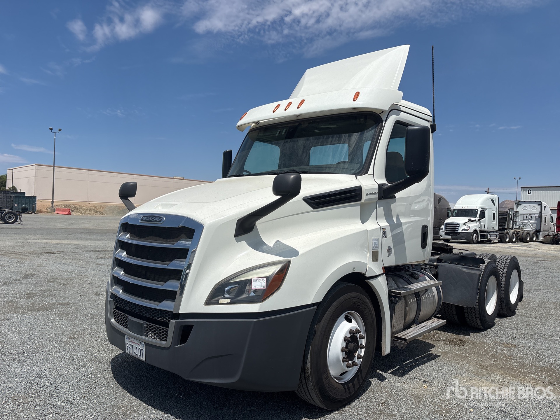 2019 Freightliner Cascadia 126 6x4 T/A Day Cab Truck Tractor