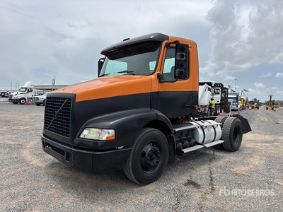 2007 Volvo VNM 4x2 Cabeza Tractora Cabina Corta