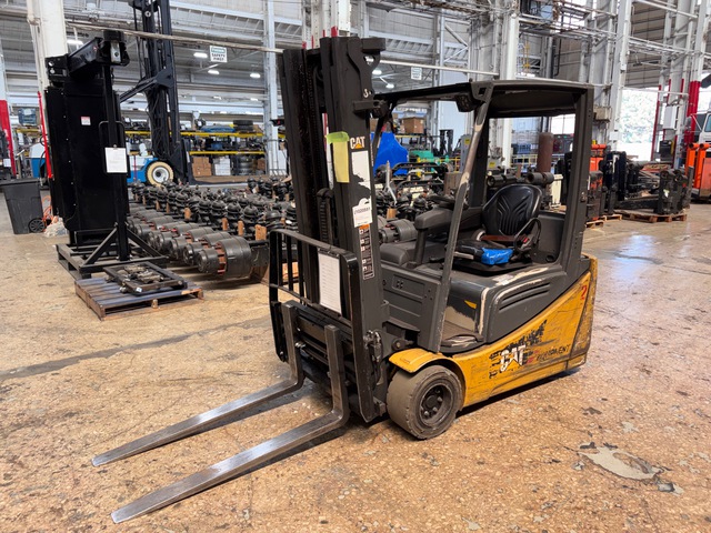 Cat 2ET4000 3940 lb Electric Forklift