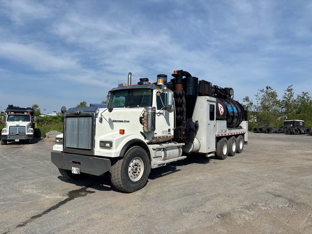 Vactor on 2015 Western Star 4900 8x6 Vacuum Excavator Truck