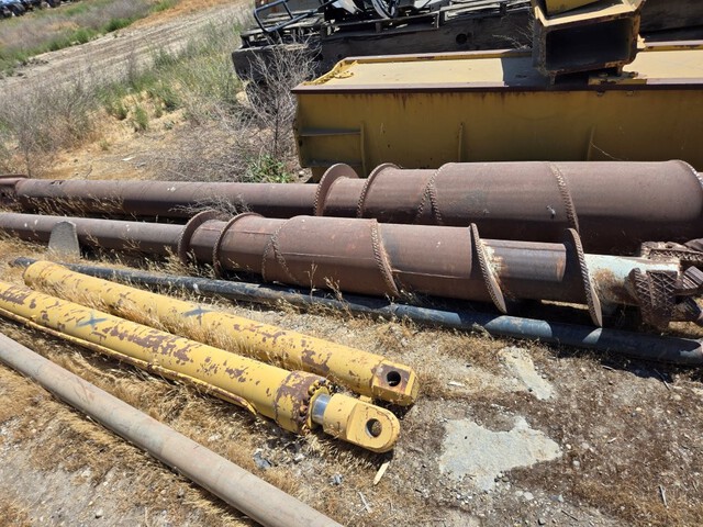 Displacement Auger
