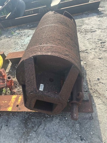30 in Cleanout Excavator Bucket 30 in Cleanout Excavator Bucket