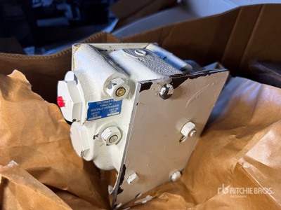 Lot of (33) Valve, Linear, Direct