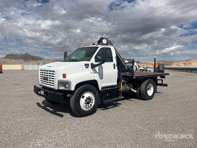 2003 PM 6 6720 lb Knuckle Boom on 2004 GMC C7500 4x2 Boom Truck