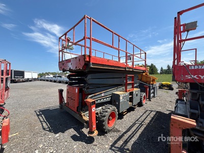 2016 Skyjack SJ9250RT 4x4 Dual Fuel Ascenseur à ciseaux