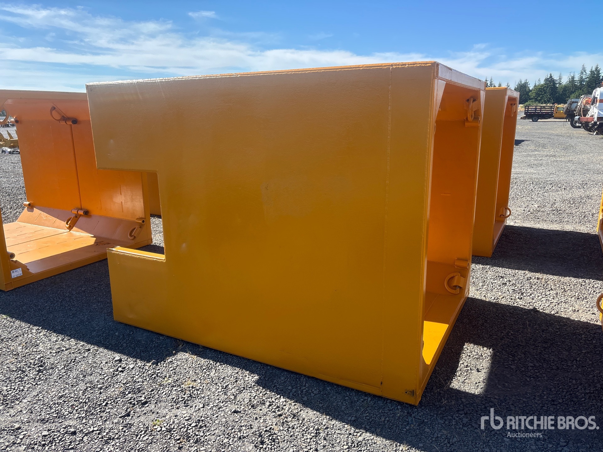 Trench Shoring TS1850 6 ft x 8 ft (3 in Wall) Manhole Box
