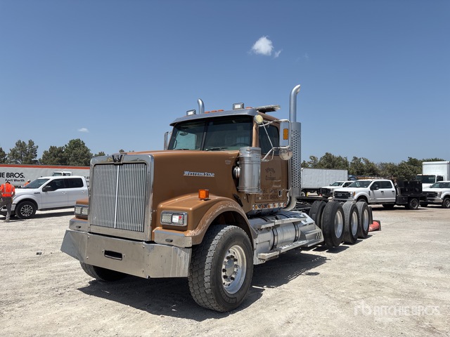 2012 Western Star 4900SA 8x4 Tri/A Day Cab Truck Tractor