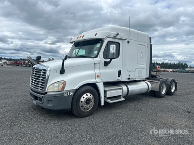 2010 Freightliner Cascadia 125 6x4 Ciągnik siodłowy T/A z kabiną sypialną