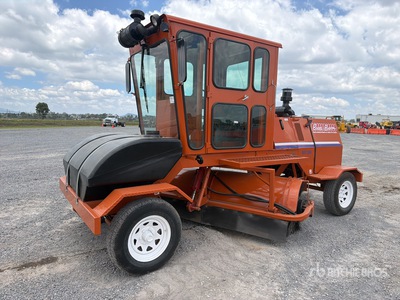 2013 Broce RJT-350 Barredora / Self-Propelled Broom