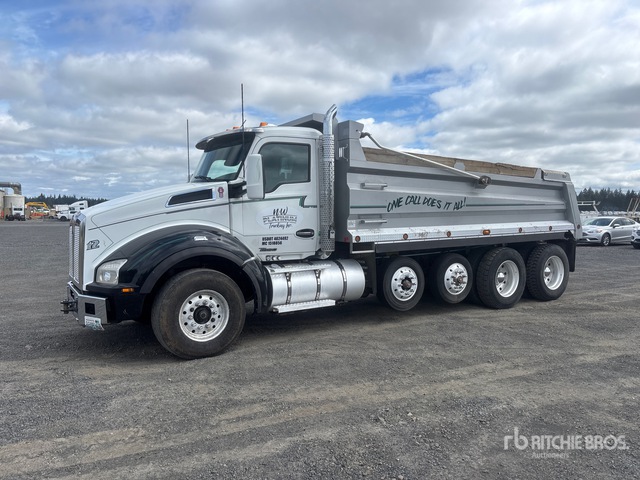 2019 Kenworth T880 10x4 Quad/A Dump Truck