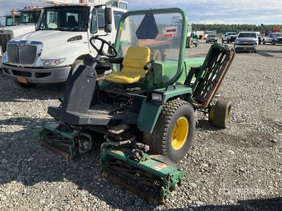 John Deere 3325 Ride-On Fairway Lawn Mower