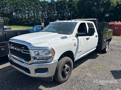 2020 Ram 3500 4x2 Crew Cab Flatbed Truck