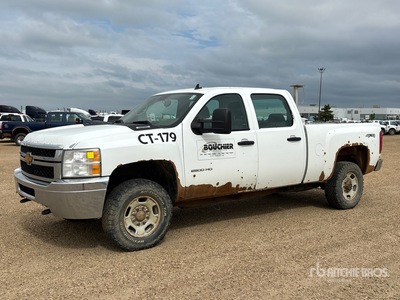 2014 Chevrolet Silverado 2500 HD 4x4 Crew Cab Pickup