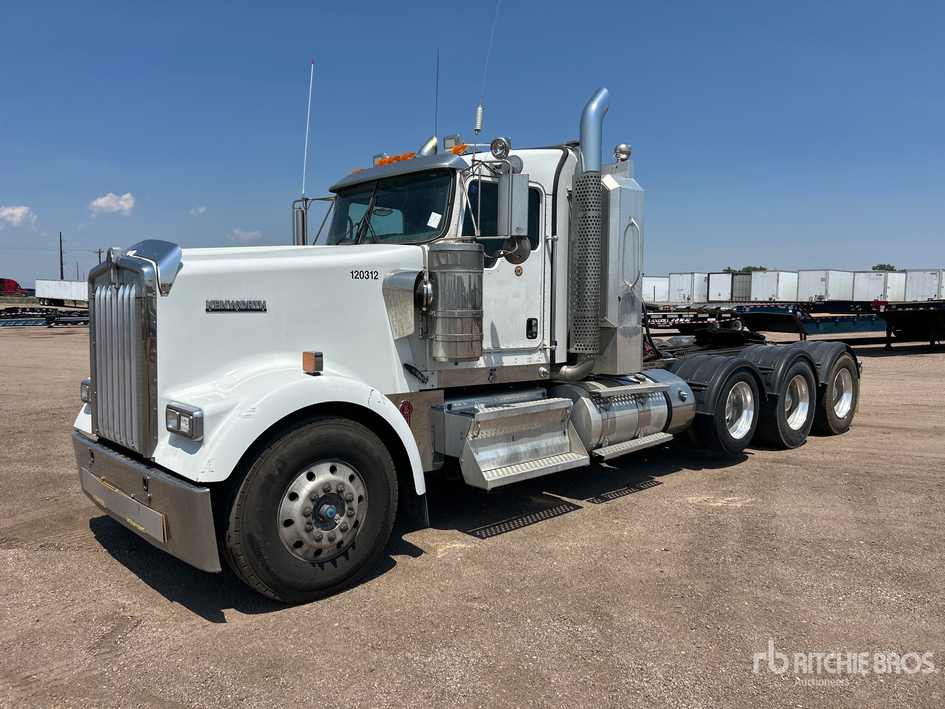2013 Kenworth W900 8x4 Heavy Haul Tri/A Day Cab Truck Tractor