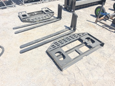 2026 GIYI GY-DHC 60 in Skid Steer Forks (Unused)