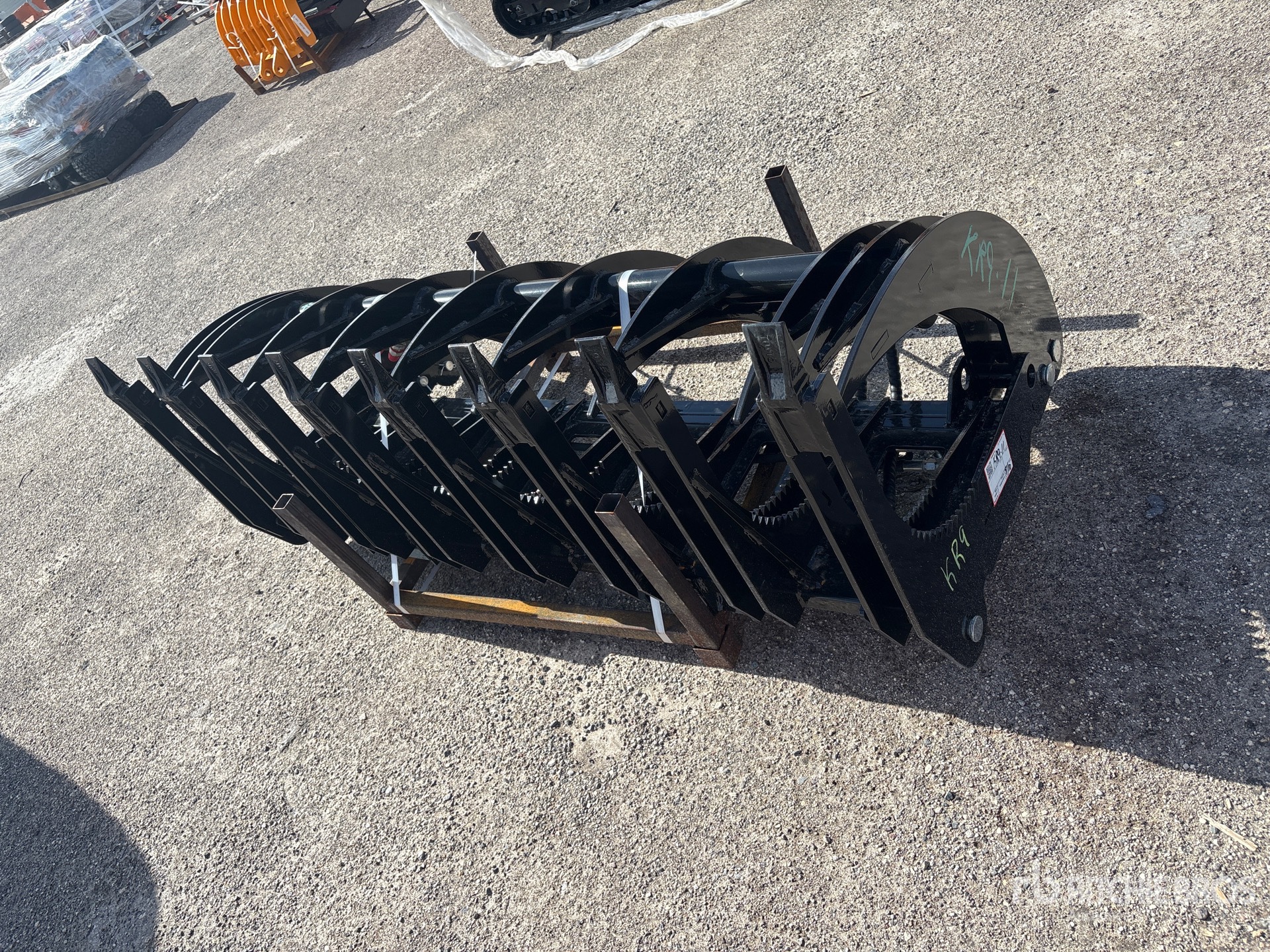 2026 GIYI GY-CLG72 Log Skid Steer Grapple (Unused)