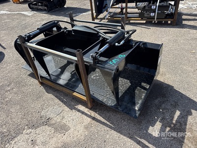 2026 GIYI GY-PG72 72 in Skid Steer Grapple Bucket (Unused)