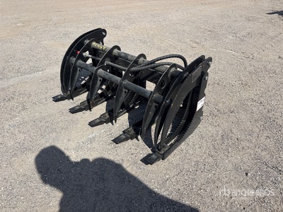 2026 GIYI GY-MCLG60 43 in Mini Skid Steer Grapple (Unused)