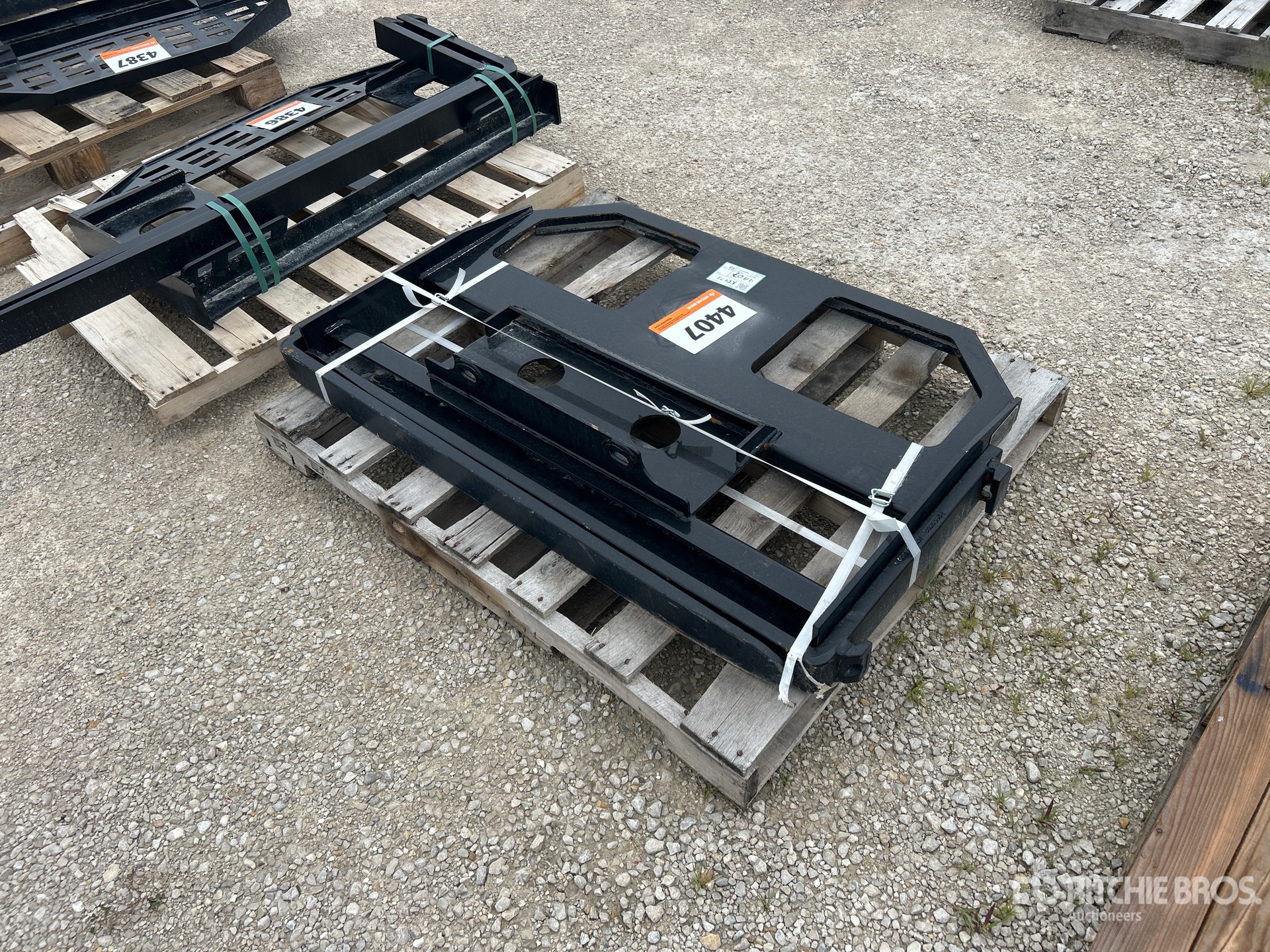 2026 GIYI GY-FR47 47 in Skid Steer Forks (Unused)